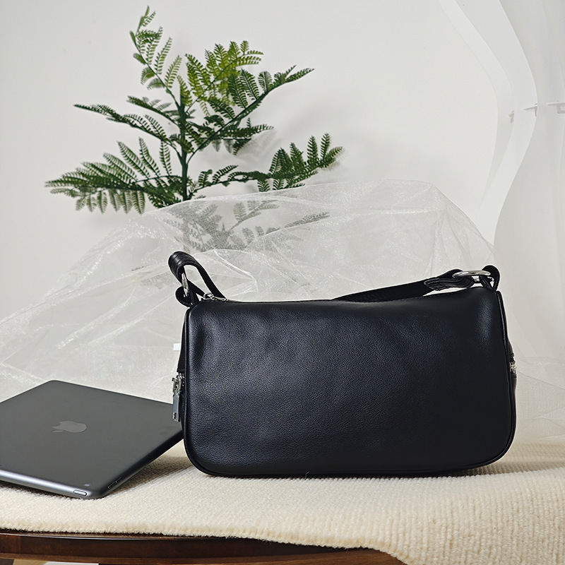 ユニセックス※ 黒|茶|グレー|3色※天然牛革ショルダーバッグ