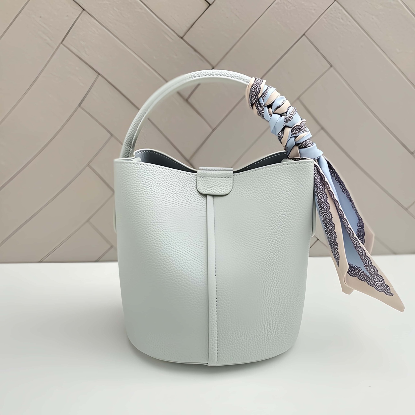 上品なデザイン！•4色•上質な厚手な天然軟めな牛革ハンドバッグ•牛革ショルダーバッグ