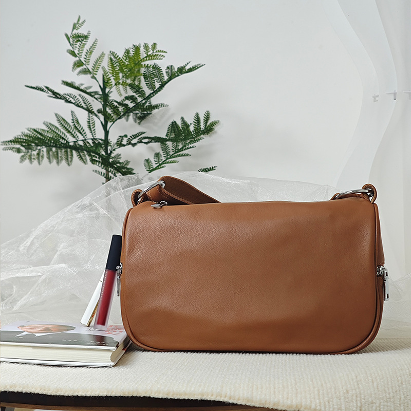 ユニセックス※ 黒|茶|グレー|3色※天然牛革ショルダーバッグ