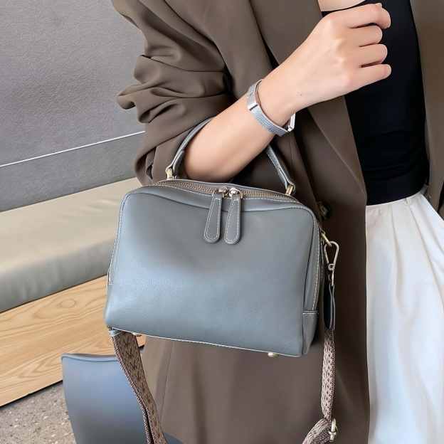 おしゃれで素敵 ！※黒|コーヒー|グレー|3色※3WAY※天然牛革ハンドバッグ※牛革ショルダーバッグ※2本の肩ベルトを付属