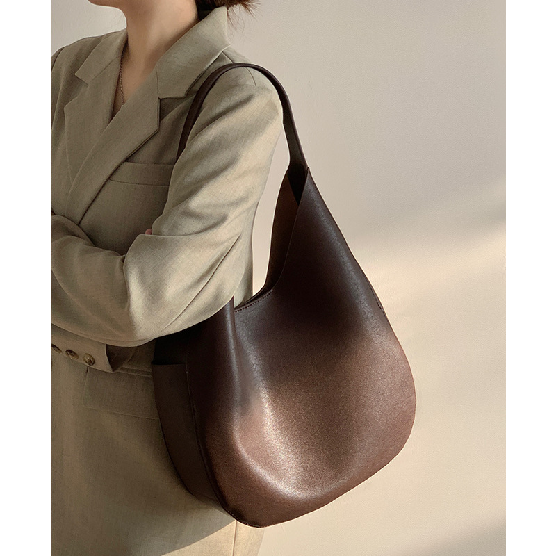 天然牛革トートバッグ •シンプルでレトロなスタイル