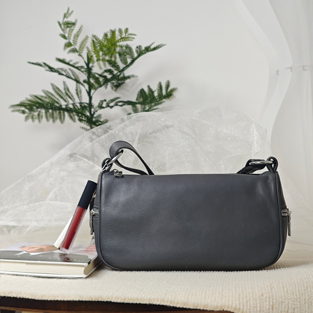 ユニセックス※ 黒|茶|グレー|3色※天然牛革ショルダーバッグ