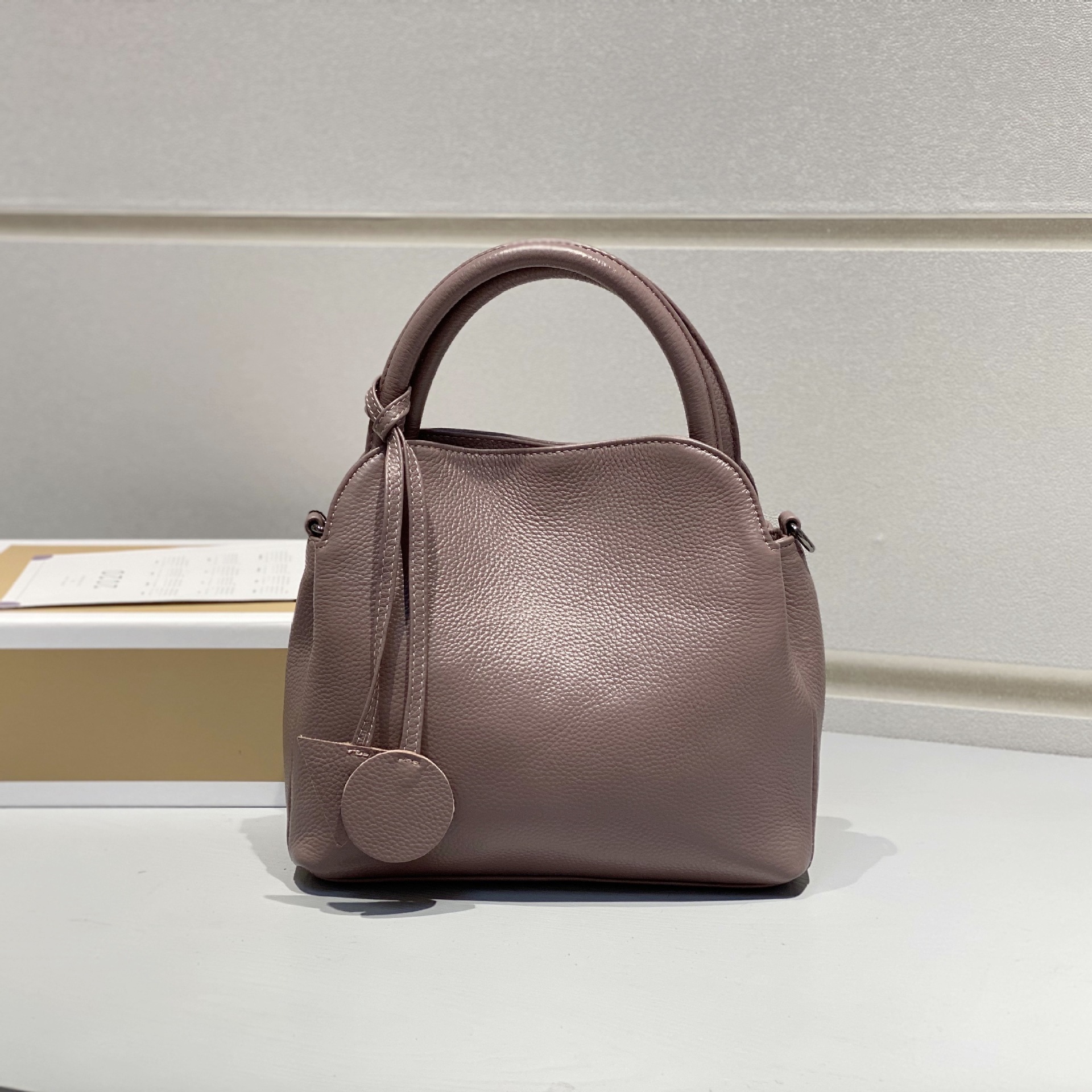 レトロ•厚みのある柔らかい天然牛革ショルダーバッグ•牛革ハンドバッグ