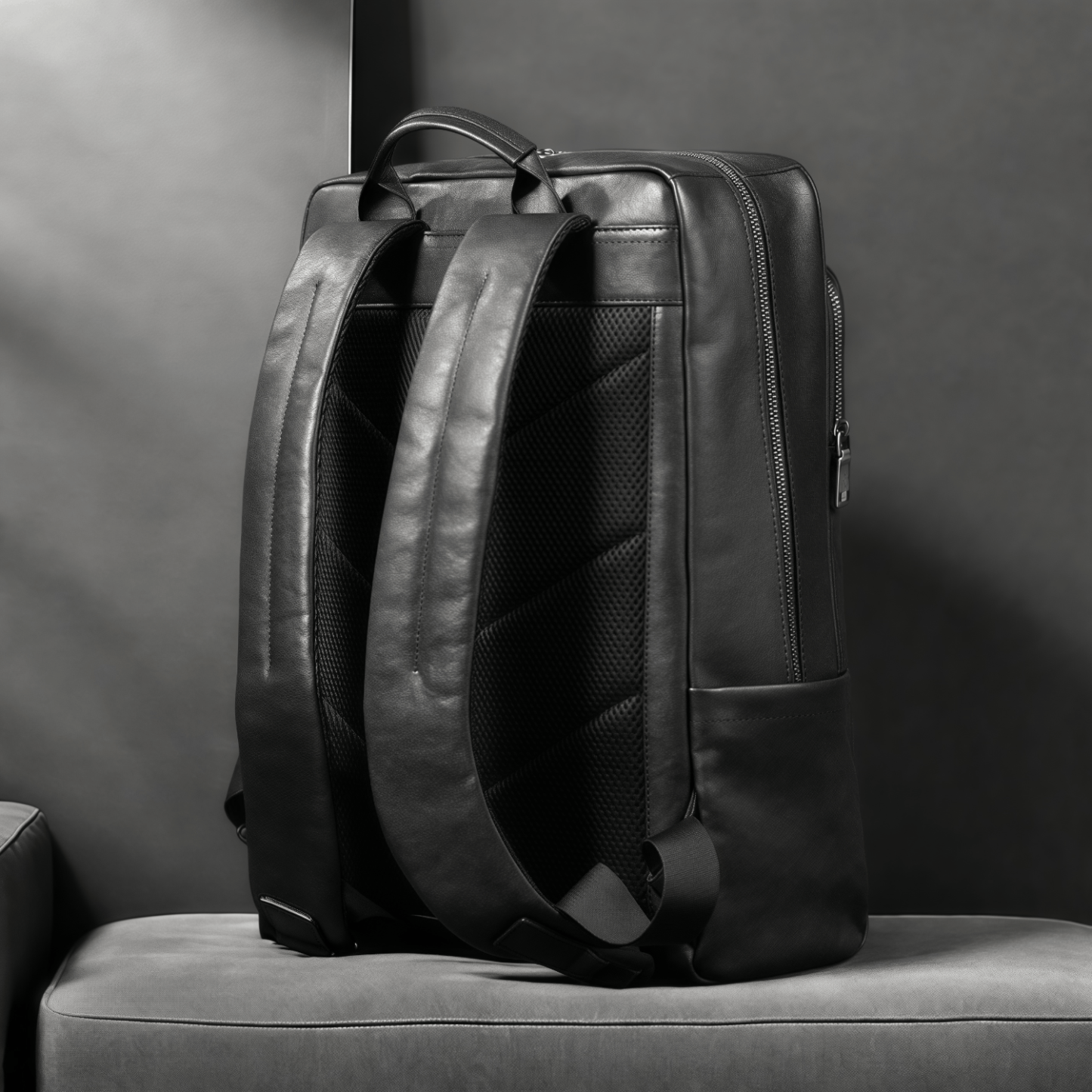 【植物鞣し牛革】オフィス用通勤バックパック 撥水仕様 ノート PC 対応