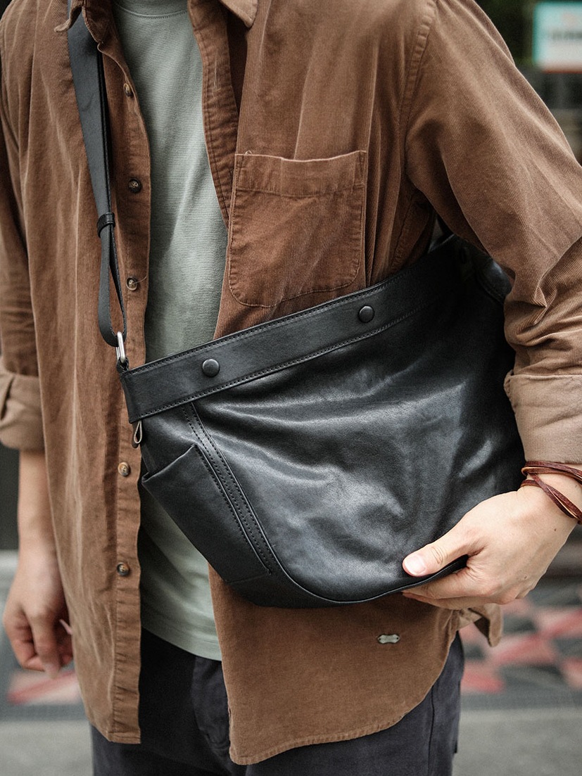 植物タンニン鞣しの天然牛革ショルダーバッグ/ショルダ一- XK4086576HD