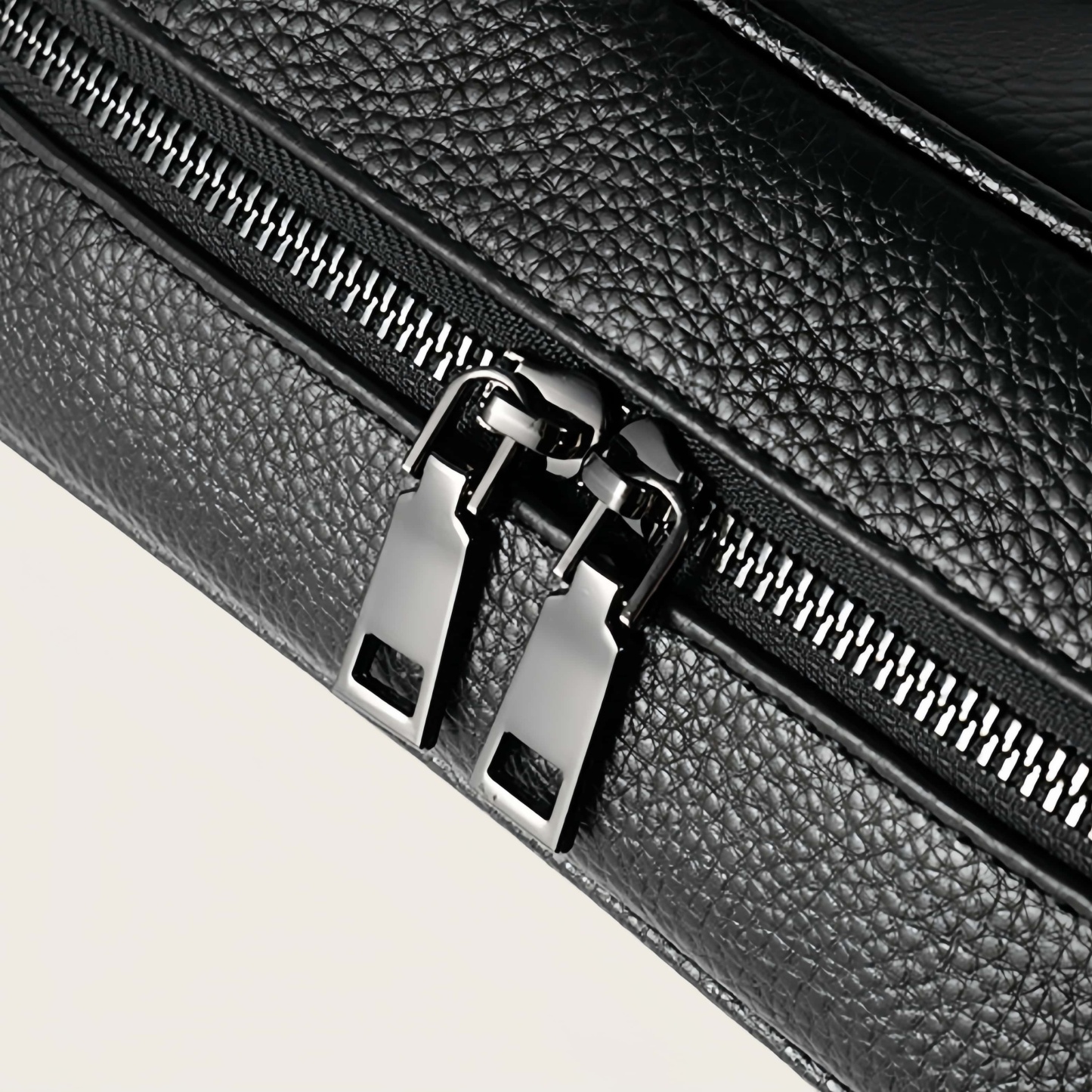 天然牛革製 ビジネス通勤向け ダブルストラップリュック