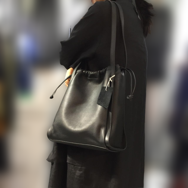 新発売！♦上質な天然牛革ハンドバッグ♦天然牛革トートバッグ