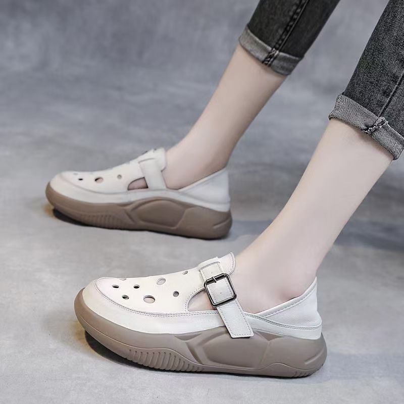 Retro and stylish hollow two-way hole shoes