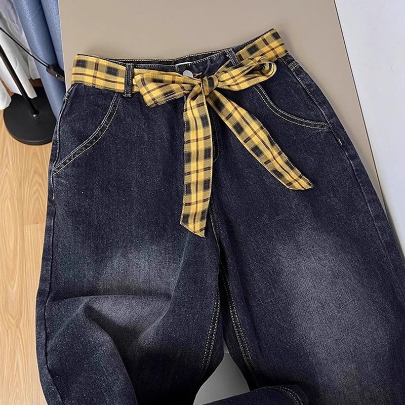 クロスニットセーター、チェックシャツ、ベルト、デニムパンツのマッチングコーデ - image 4