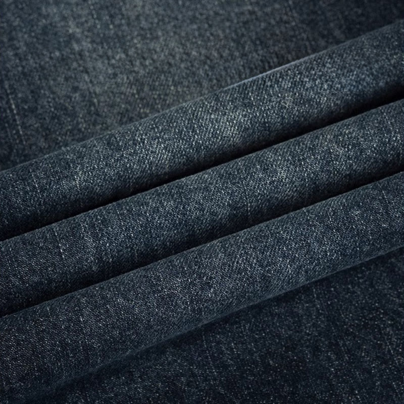 クロスニットセーター、チェックシャツ、ベルト、デニムパンツのマッチングコーデ - image 6