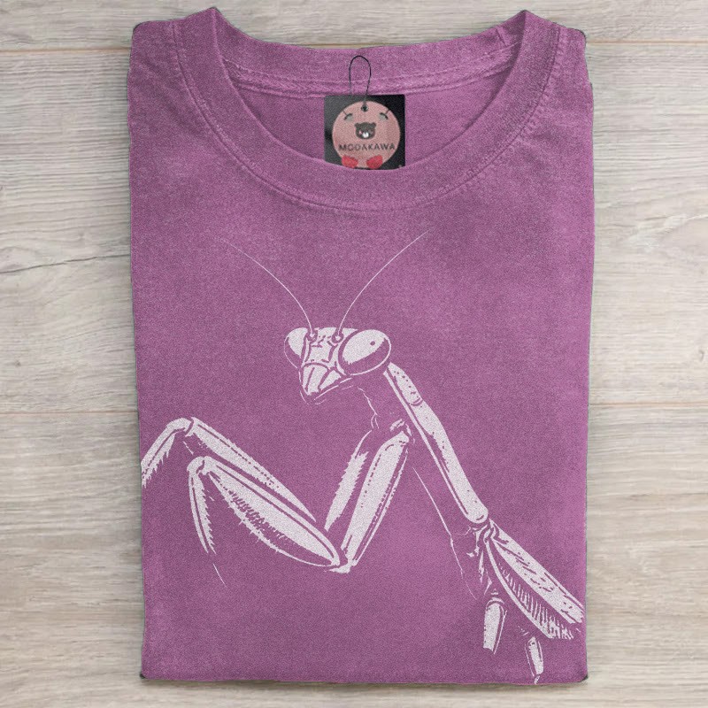 MODAKAWA カマキリのグラフィック ユニセックス ヴィンテージウォッシュTシャツ - Purple - 5XL - image 3