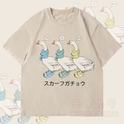 MODAKAWA スリースカーフ ガチョウ グラフィック ユニセックス ヴィンテージ ウォッシュド Tシャツ - ベージュ - 4XL - image 3