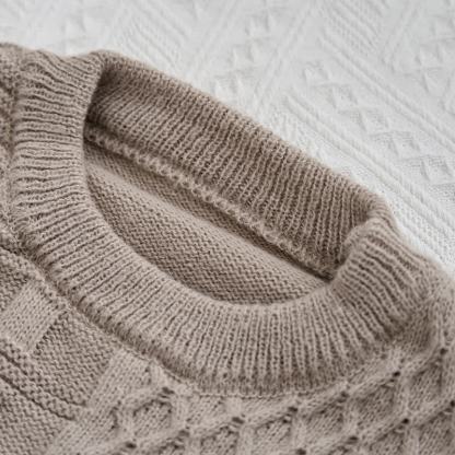 カラーブロックセーターとカジュアルパンツのマッチングコーデ - image 4