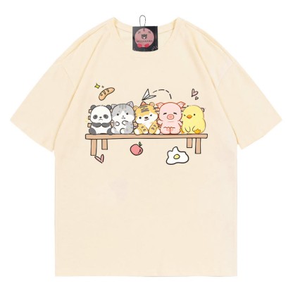 動物たちが一列に並んで座っているプリントのModakawaTシャツ - Apricot - 5XL - image 1