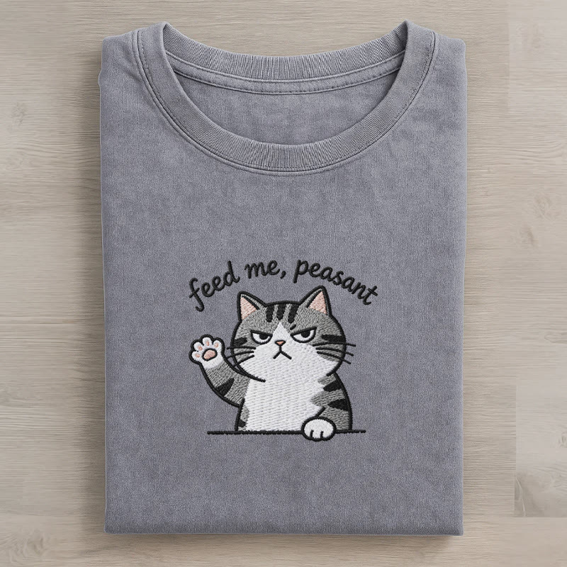 FEED ME, PEASANT 猫の足跡グラフィック ユニセックス ヴィンテージ ウォッシュ加工 Tシャツ - Grey - 5XL - image 1