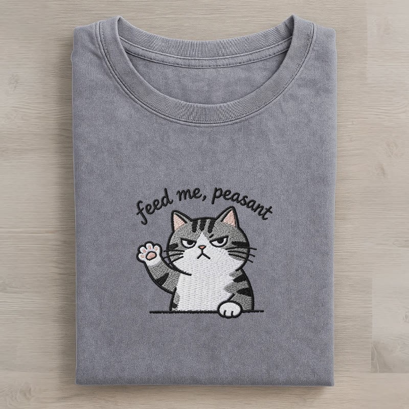 FEED ME, PEASANT 猫の足跡グラフィック ユニセックス ヴィンテージ ウォッシュ加工 Tシャツ - Grey - 5XL - image 1
