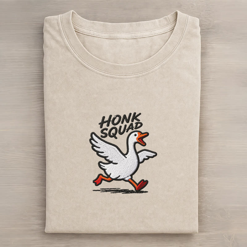 HONK SQUAD ランニンググース グラフィック ユニセックス ヴィンテージ ウォッシュド Tシャツ - Apricot - 5XL - image 2