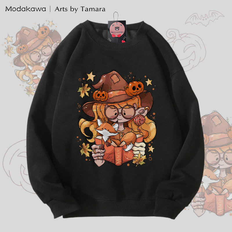 MODAKAWA X Arts by Tamara Witch And Her Fox ハロウィン グラフィック ユニセックス スウェットシャツ - Black - 5XL - image 1