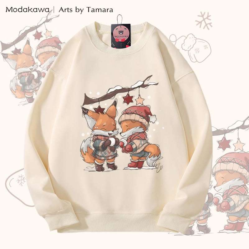 MODAKAWA X Arts by Tamara Fox 雪玉遊び クリスマスグラフィック ユニセックス スウェットシャツ - Beige - 5XL - image 1