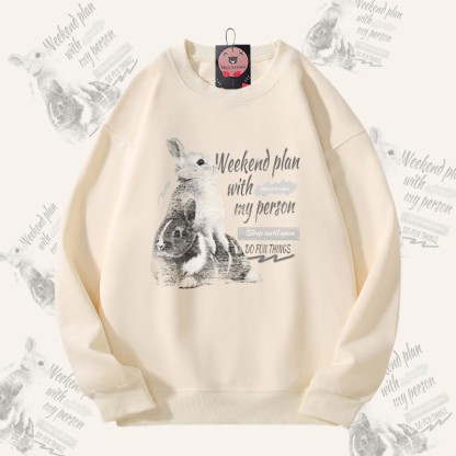 MODAKAWA WEEKEND PLAN WITH MY PERSON バニーグラフィック ユニセックス スウェットシャツ - Beige - 5XL - image 1