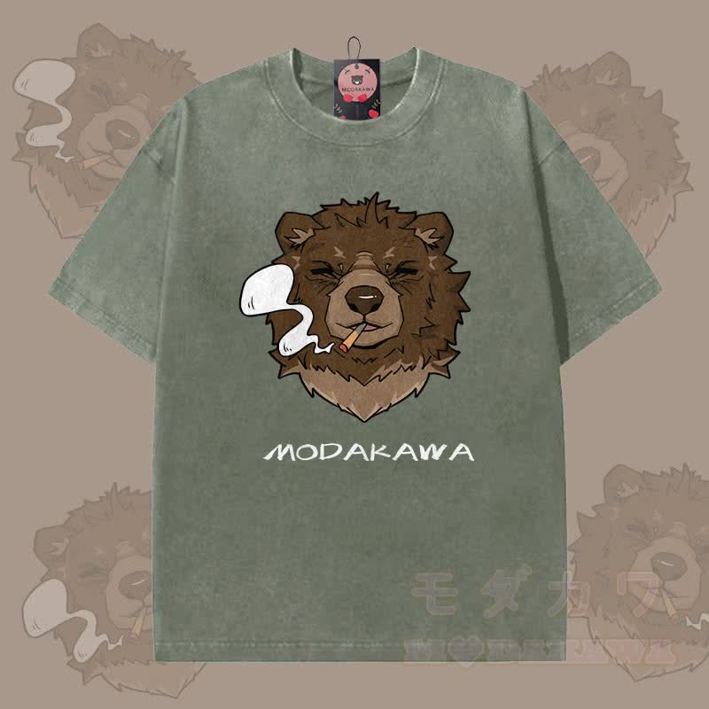 MODAKAWA スモーキングベア グラフィック ユニセックス ヴィンテージウォッシュTシャツ - ダークグリーン - 5XL - image 2