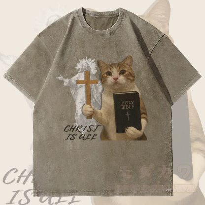 MODAKAWA CHRIST IS ALL 宗教猫グラフィック ユニセックス ヴィンテージ ウォッシュド Tシャツ - アーミーグリーン - 4XL - image 2