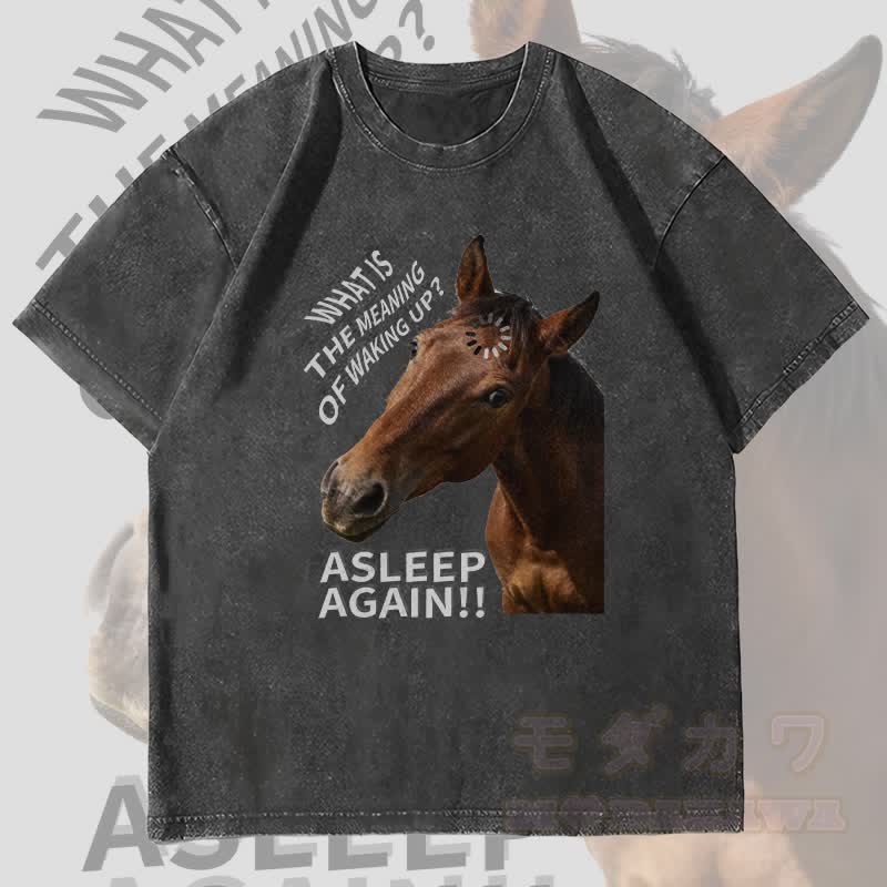 MODAKAWA 目覚めることの意味 馬のグラフィック ユニセックス ヴィンテージウォッシュTシャツ - 黒 - 4XL - image 1