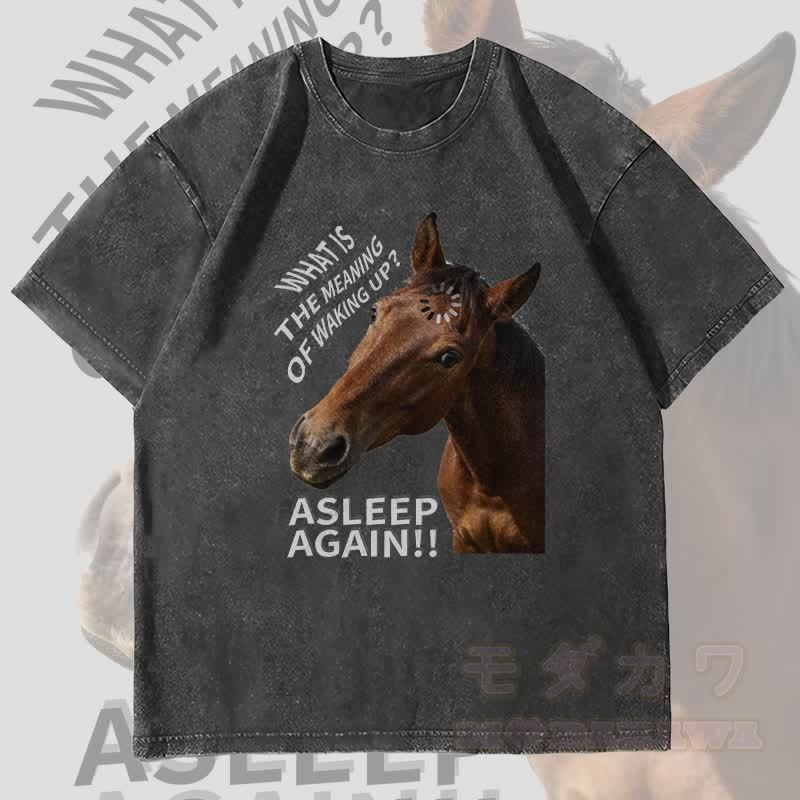MODAKAWA 目覚めることの意味 馬のグラフィック ユニセックス ヴィンテージウォッシュTシャツ - 黒 - 4XL - image 1