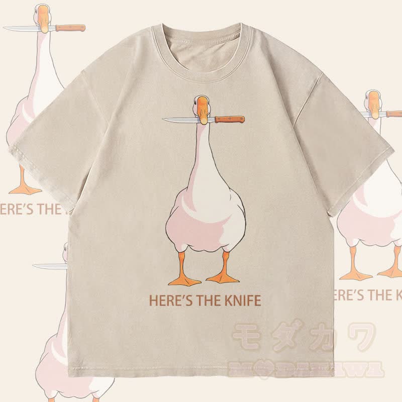 MODAKAWA HERE'S THE KNIFE グースグラフィック ユニセックス ヴィンテージウォッシュTシャツ - ベージュ - 4XL - image 2