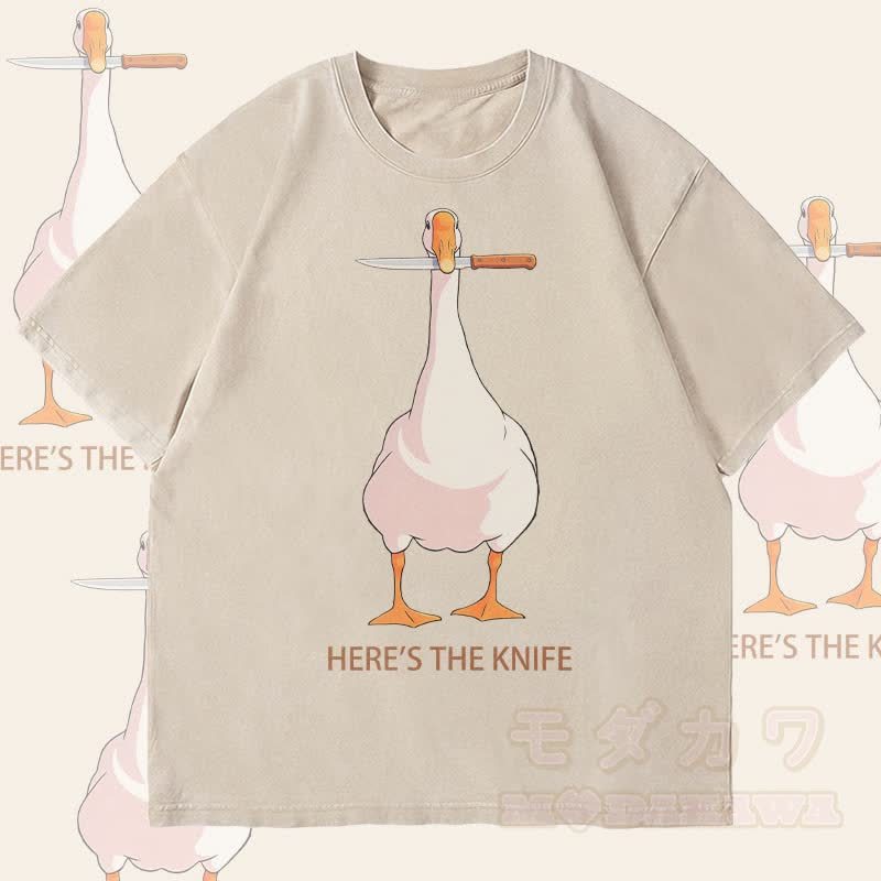 MODAKAWA HERE'S THE KNIFE グースグラフィック ユニセックス ヴィンテージウォッシュTシャツ - ベージュ - 4XL - image 2