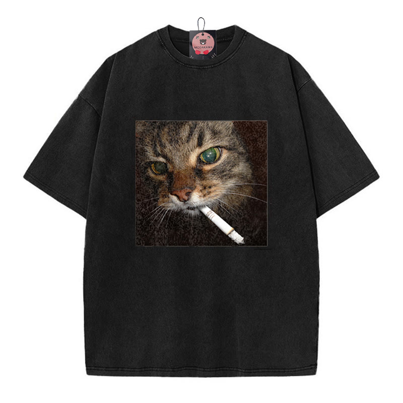 スモーキングキャットグラフィック ユニセックス ヴィンテージ ウォッシュドTシャツ - Black - 5XL - image 1