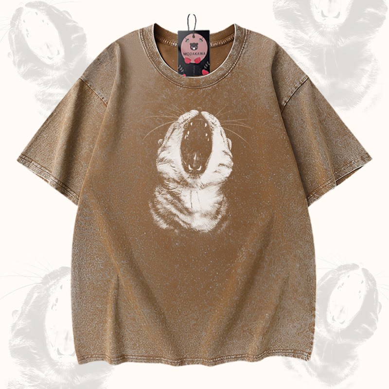 猫の口のグラフィック入りModakawaヴィンテージウォッシュ加工綿100% Tシャツ - Brown - 5XL - image 1