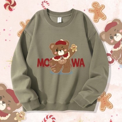 MODAKAWA クリスマスベア グラフィック ユニセックス スウェットシャツ - Light Khaki A - 5XL - image 3