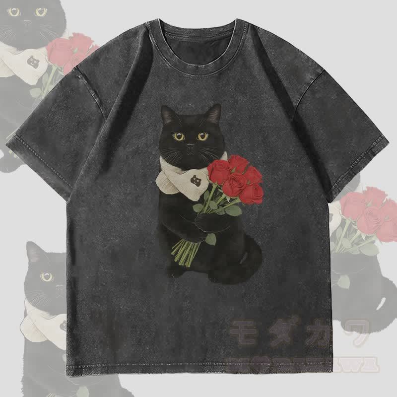 MODAKAWA 黒猫とバラのグラフィック ユニセックス ヴィンテージ ウォッシュド Tシャツ - 黒 - 4XL - image 4