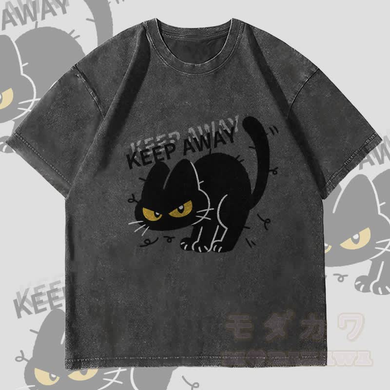 MODAKAWA KEEP AWAY 黒猫グラフィック ユニセックス ヴィンテージウォッシュTシャツ - 黒 - 4XL - image 4