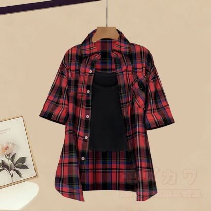 チェックシャツ、黒のタンクトップ、デニムショートパンツ、レッグウォーマーのマッチングコーデ - image 3