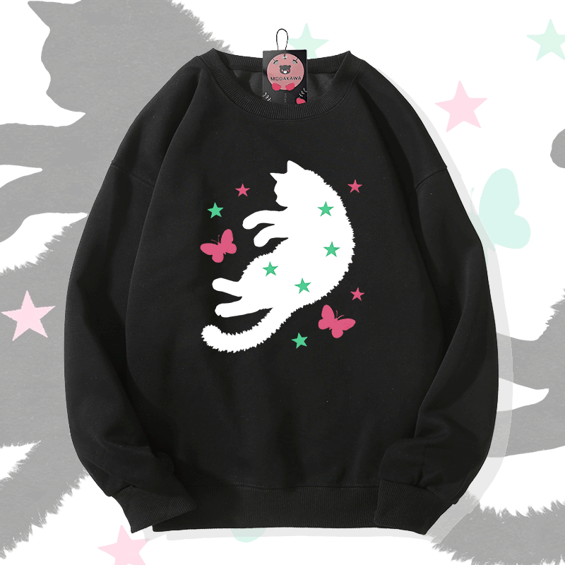 星と蝶と猫のグラフィック入りModakawaスウェットシャツ - Black - 5XL - image 2