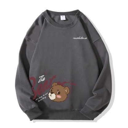 MODAKAWA IT'S OKAY TO NOT BE OKAY ベアグラフィック ユニセックス スウェットシャツ - Dark Grey - 5XL - image 3