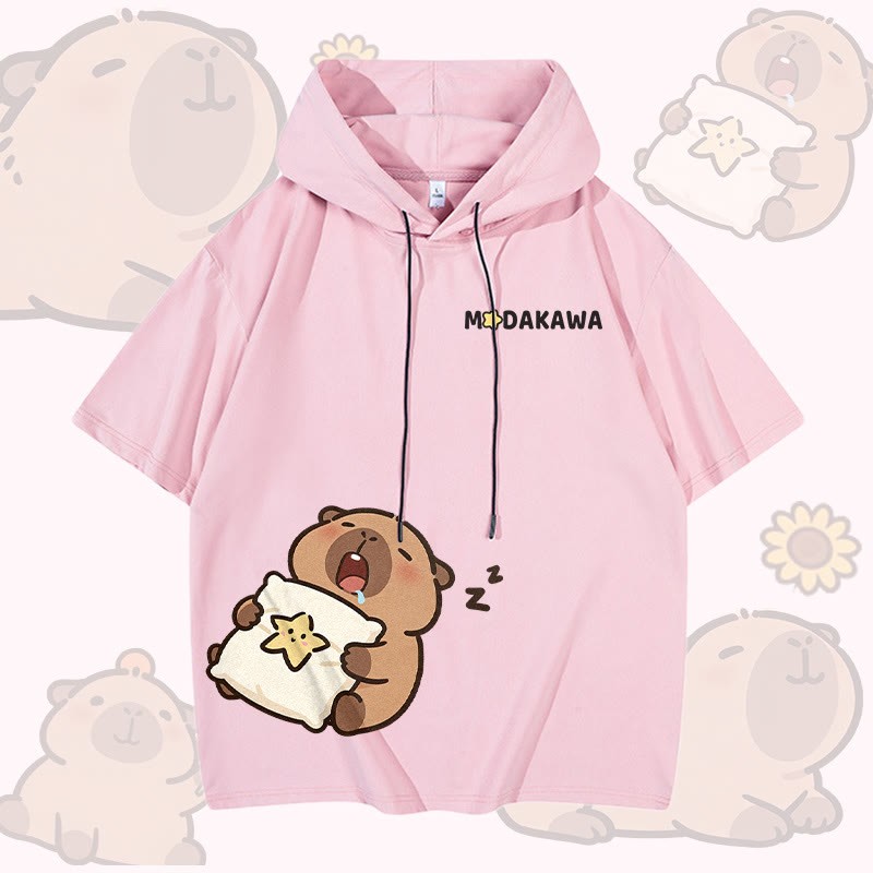 眠そうなカピバラのグラフィック入りModakawa半袖パーカー - Pink - 3XL - image 5