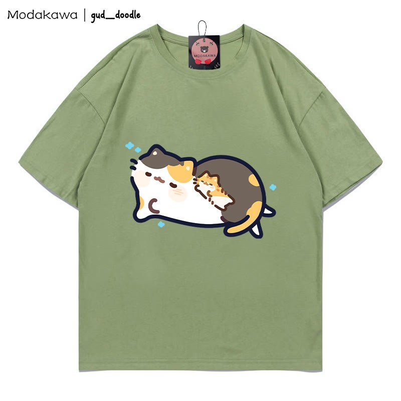 MODAKAWA X gud_doodle眠り猫プリントTシャツ - Dark Green - 5XL - image 7