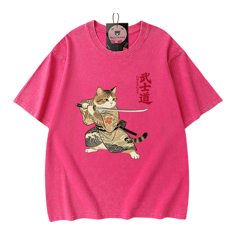 サムライキャットグラフィックModakawaヴィンテージ綿加工 綿100% Tシャツ - Rose Red - 5XL - image 5