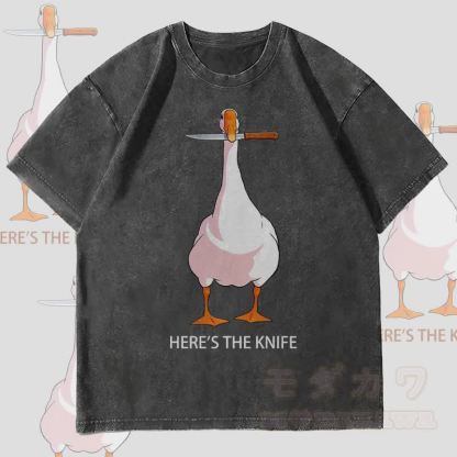 MODAKAWA HERE'S THE KNIFE グースグラフィック ユニセックス ヴィンテージウォッシュTシャツ - 黒 - 4XL - image 4