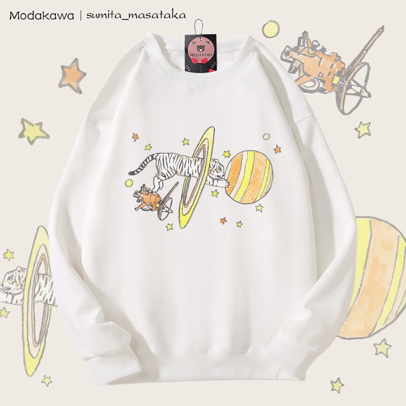 MODAKAWA X sumita_masataka ホワイトタイガーが土星の環を進むグラフィック ユニセックス スウェットシャツ - White - 5XL - image 2