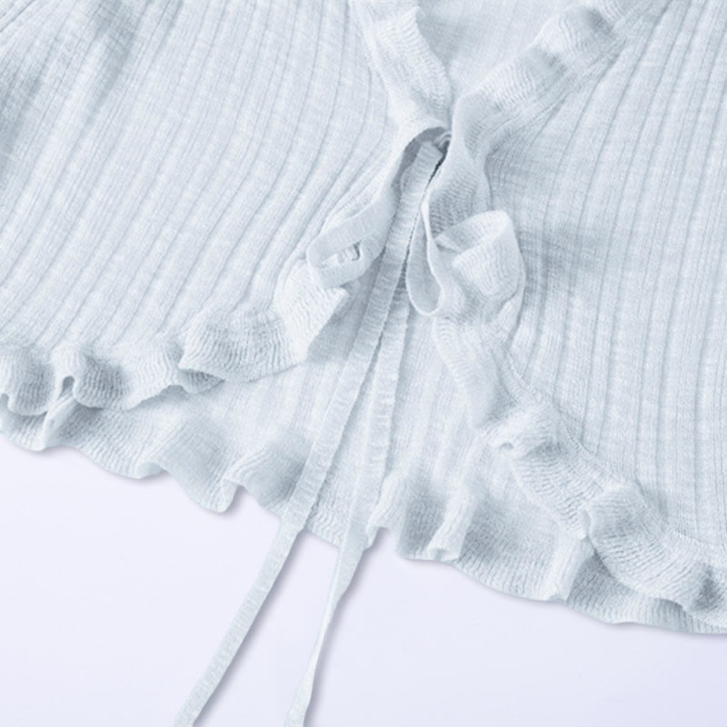 ブルーのレースアップカーディガンとフリルのスリップドレスのマッチングアウトフィット - image 6