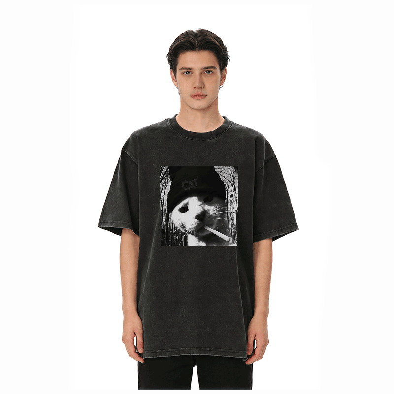 ヴィンテージ スモーキングキャット グラフィックModakawaユニセックス ヴィンテージ ウォッシュド Tシャツ - image 3