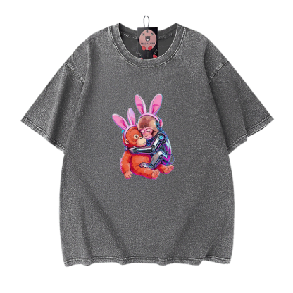 ハグするサイバーモンキー グラフィックModakawaヴィンテージウォッシュ100%綿Tシャツ - Grey - 5XL - image 9