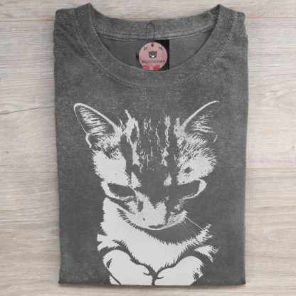 MODAKAWA ギルティキャット グラフィック ユニセックス ヴィンテージウォッシュドTシャツ - Grey - 5XL - image 2