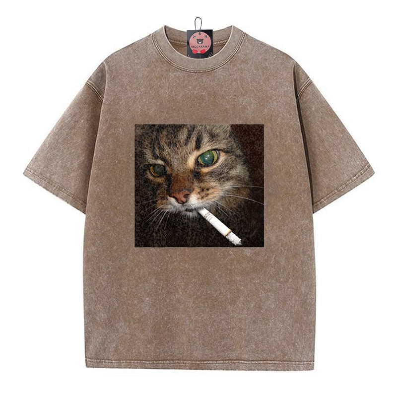 スモーキングキャットグラフィック ユニセックス ヴィンテージ ウォッシュドTシャツ - Brown - 5XL - image 6