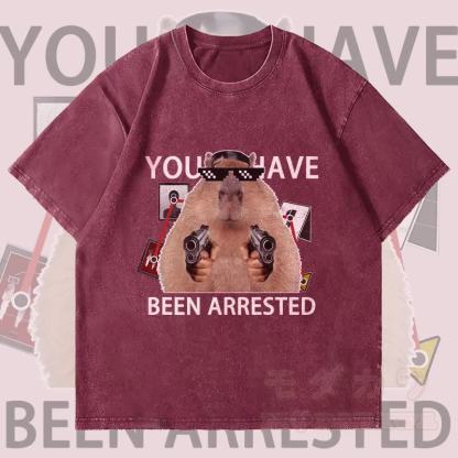 MODAKAWA YOU HAVE BEEN ARRESTED マーモット グラフィック ユニセックス ヴィンテージ ウォッシュド Tシャツ - ワインレッド - 4XL - image 3