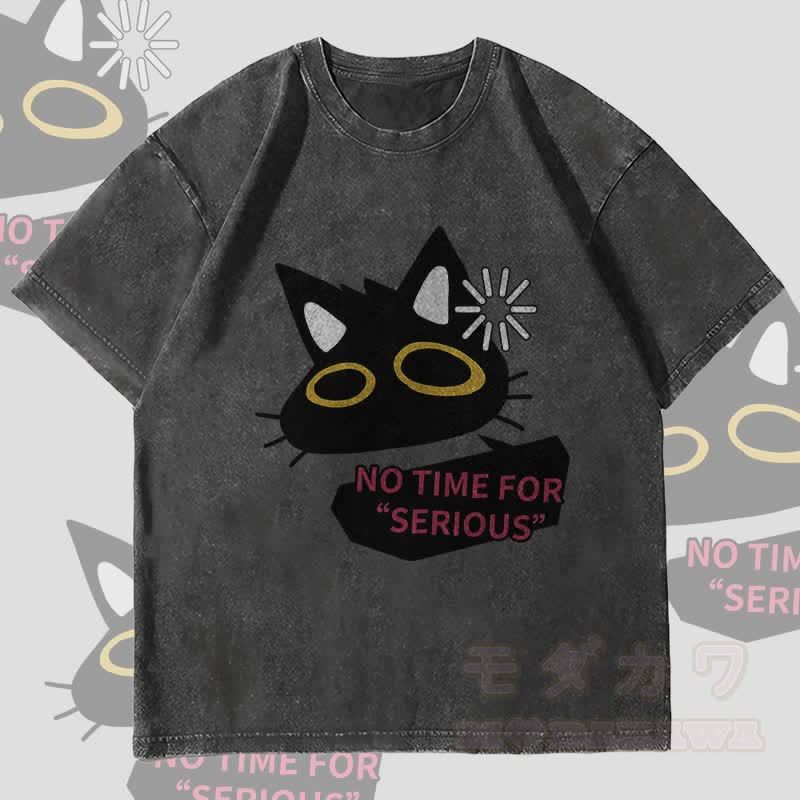 MODAKAWA NO TIME FOR SERIOUS ブラックキャットグラフィック ユニセックス ヴィンテージウォッシュTシャツ - 黒 - 4XL - image 4